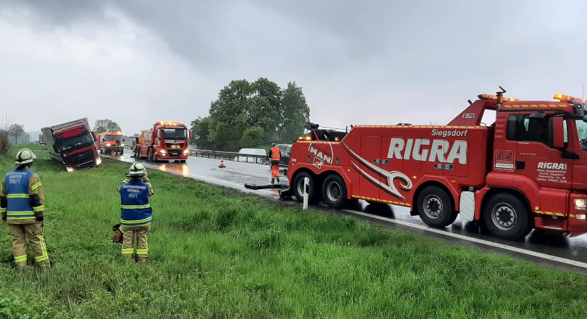 LKW-Unfall auf der A8